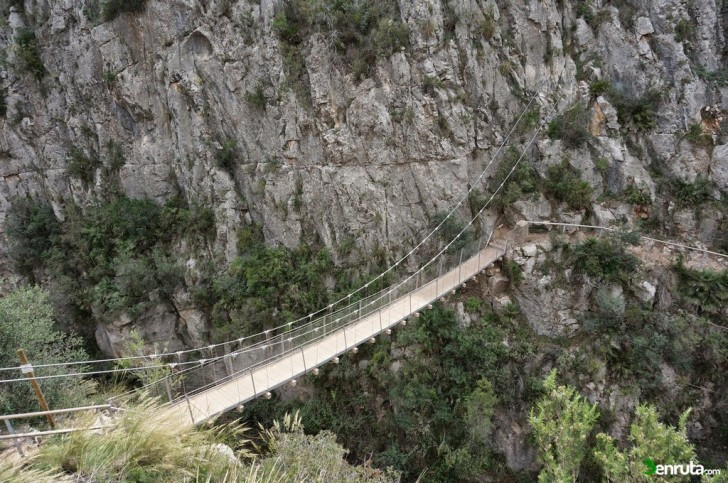Ruta puentes colgantes Chulilla Valencia Aventura Amazonia.jpg